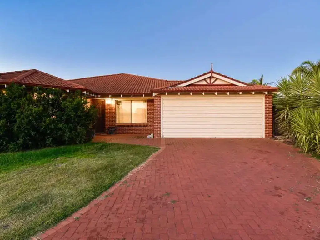 SUPER SIZE ME! - Great Family Home in Quiet Street