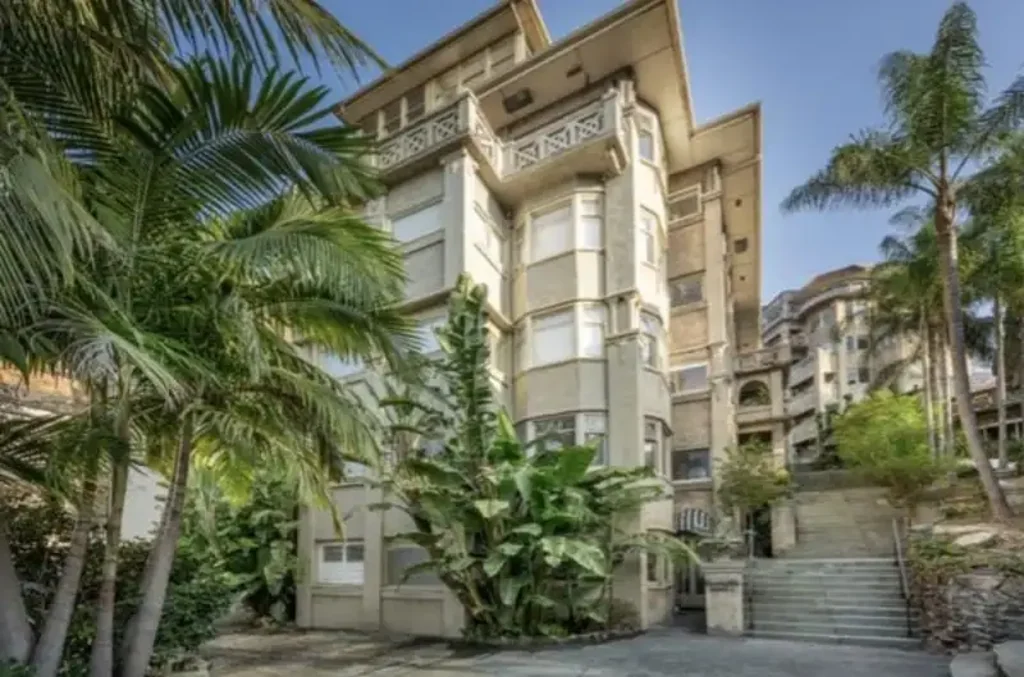 Studio Apartment at Iconic Beverley Hills