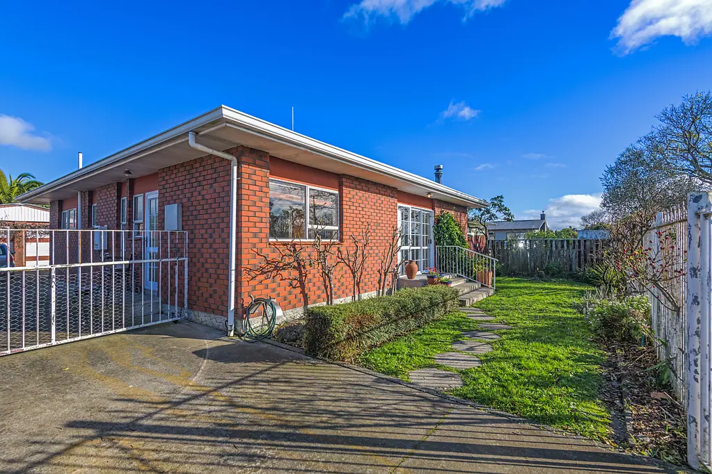 Awapuni 3 Bedroom A home with heart and history