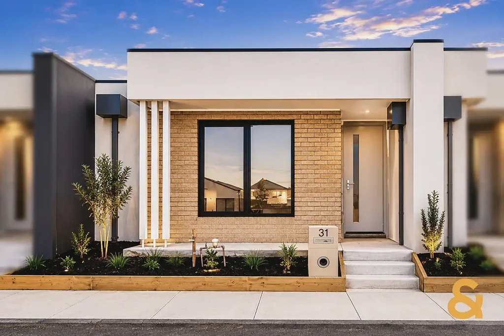 Brand New House - In walking distance to Opalia Plaza