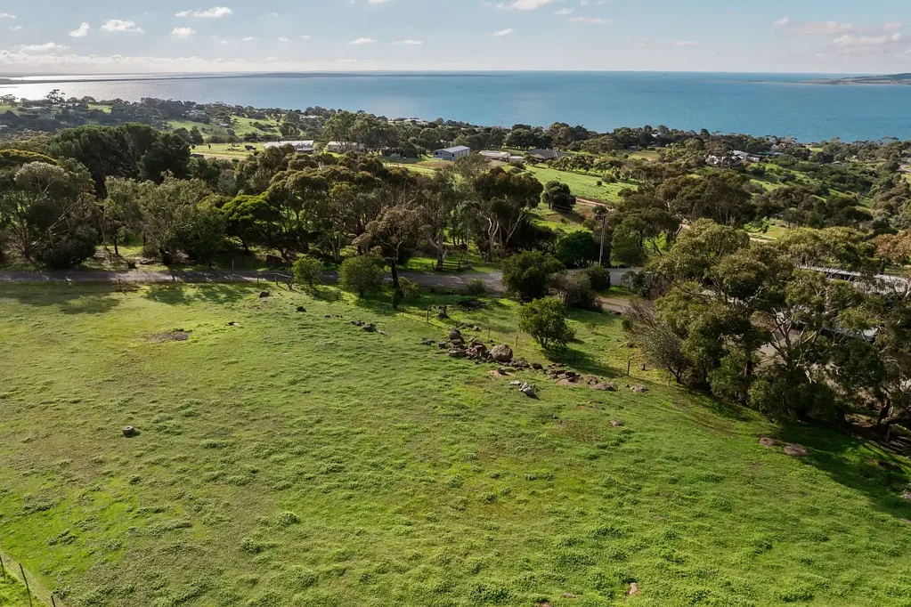 Boston A private coastal acreage opportunity with unrivalled potential...