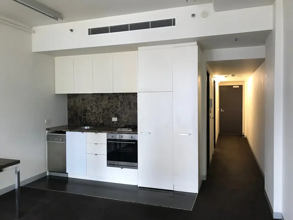 Prime Docklands Location, Stylish One Bedroom One Bathroom Apartment