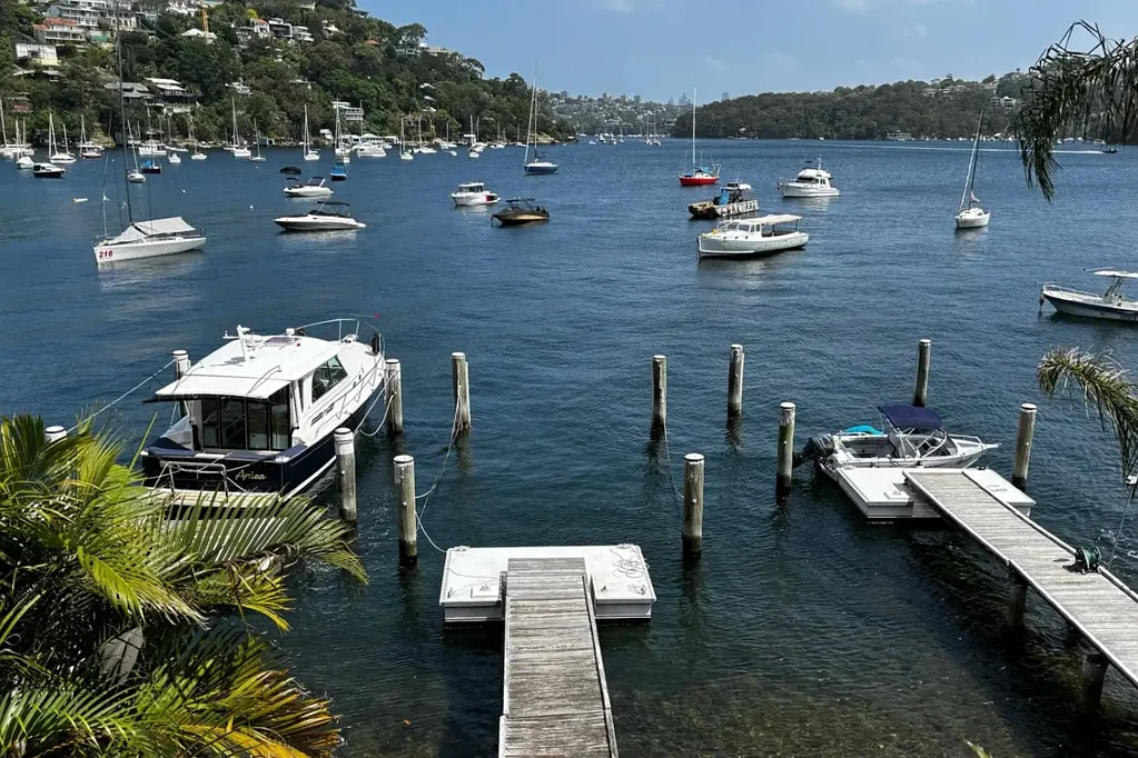 Seaforth 4房 四卧室，深水海滨，壮丽景色，码头和游艇泊位，横跨 Four-bedroom, deep waterfront, spectacular views, jetty & marina berth, across t