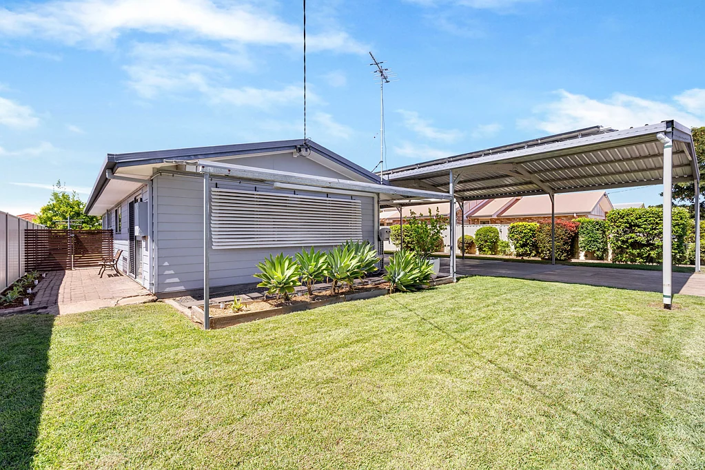 1B Batts Place, Emerald, QLD 4720