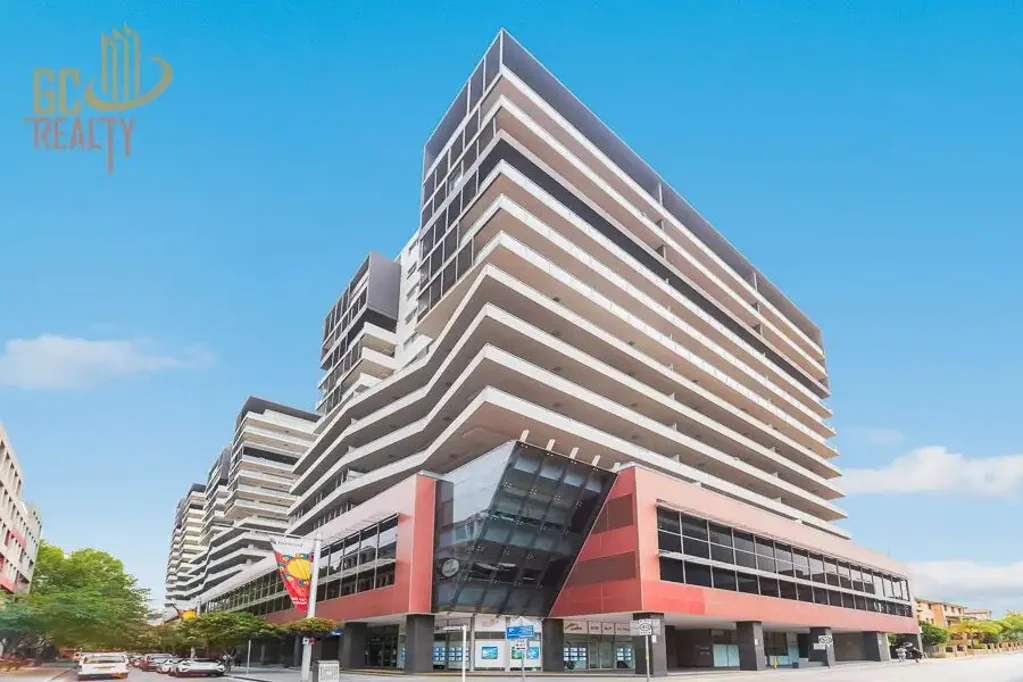 Spacious 3 bedrooms apartment in the centre of Burwood