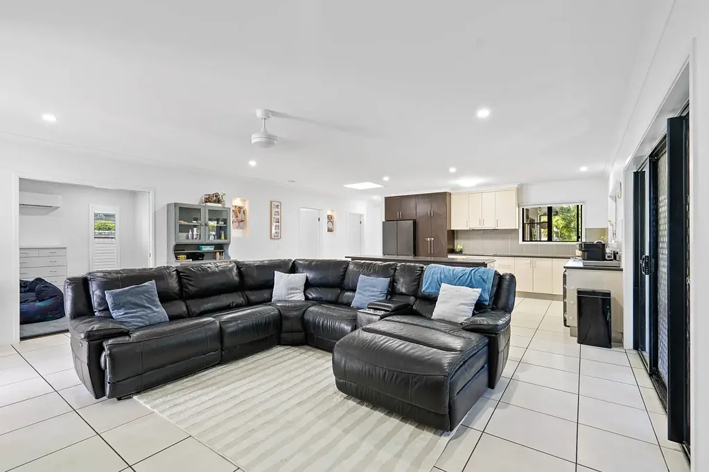 50 Monash Way, Ooralea, QLD 4740