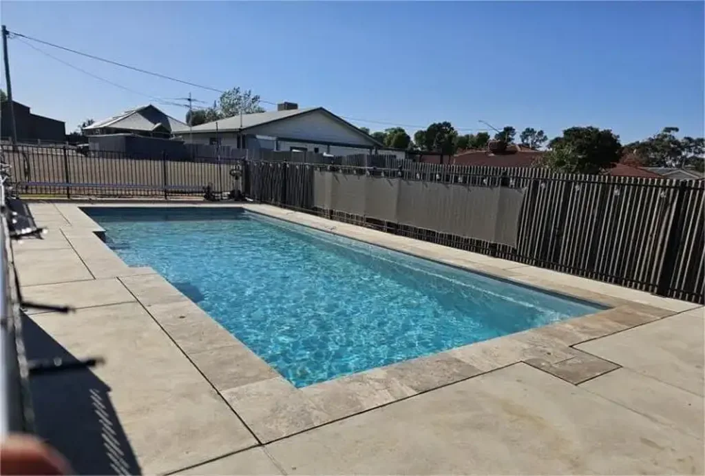 Coolamon 3ห้องนอน 3 bedroom house on 1/2 acre block