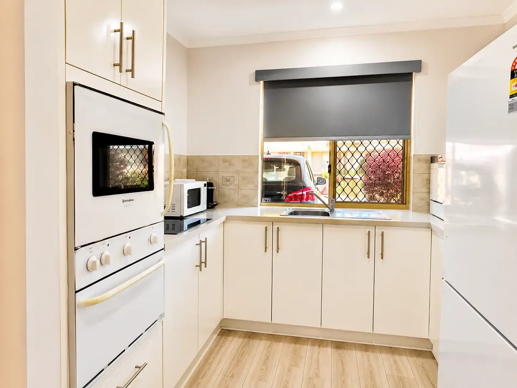 Geraldton 2房  Refurbished 2-bedroom Lease for Life - Harbour Pines Retirement Village.