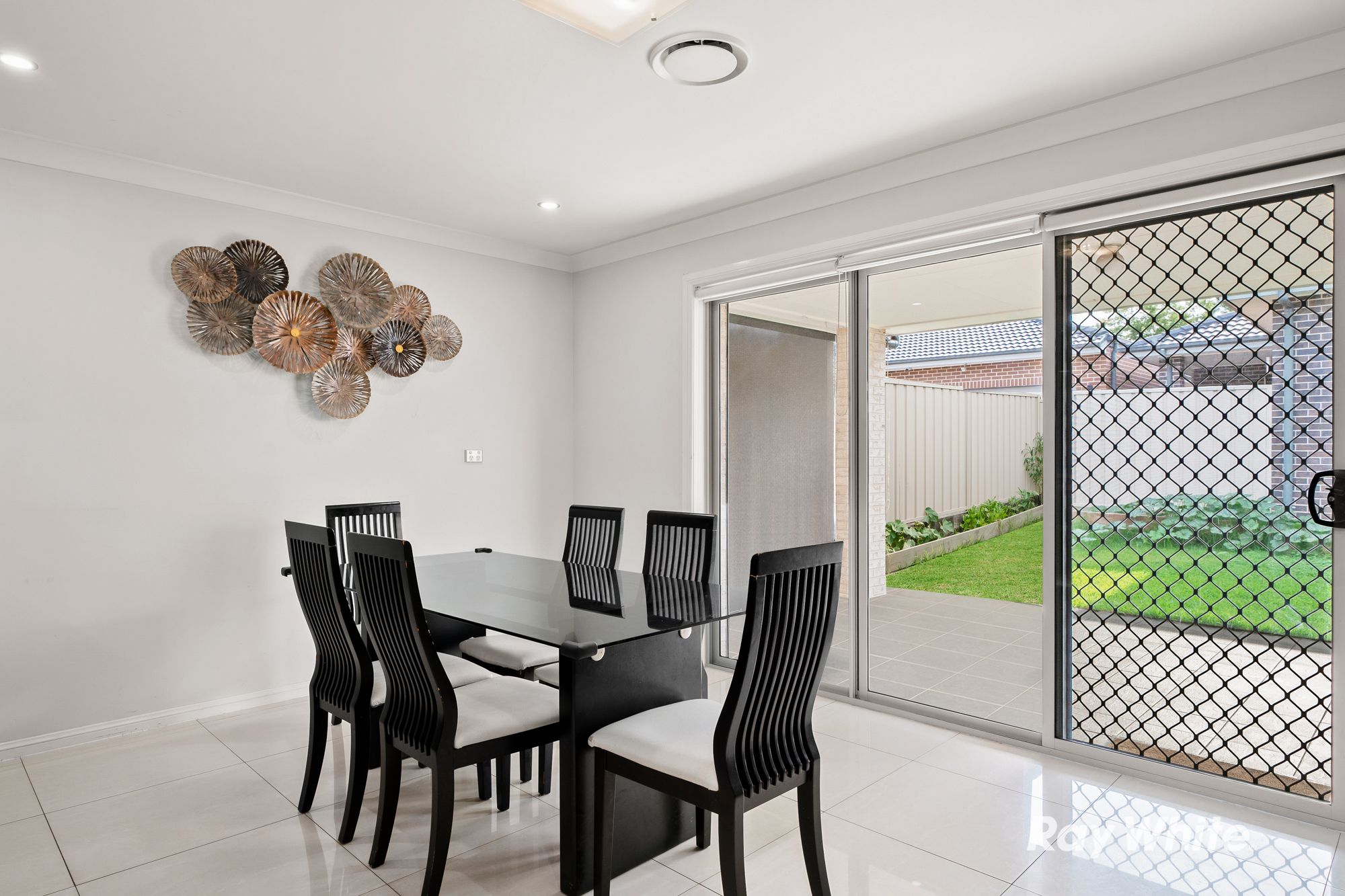 UNIT 2 4 LONDON ST, BLACKTOWN NSW 2148, 0 غرف, 0 حمامات, House