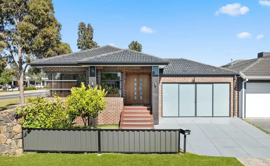39 Woodside Way, Roxburgh Park, VIC 3064