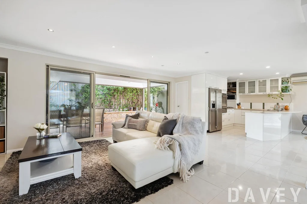 37 Karrinyup Road, Trigg, WA 6029