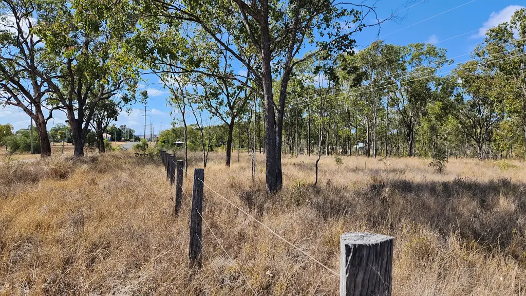 Gayndah Charming Block in Quiet Location
