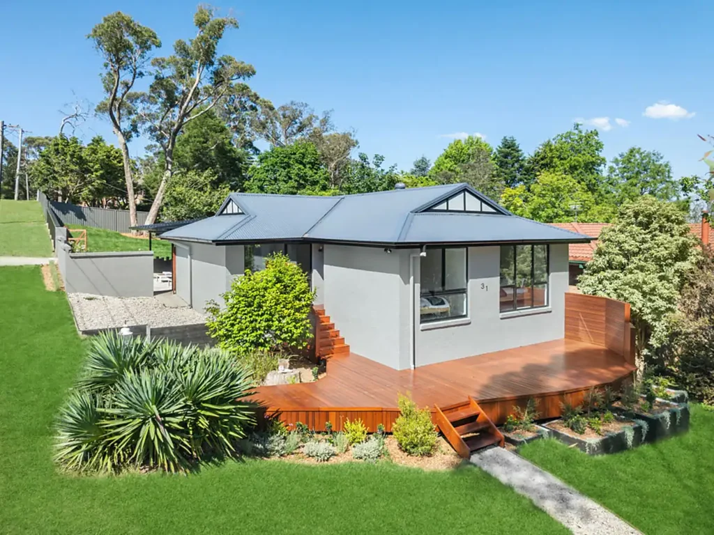 Katoomba 4 Bedroom Renovated to Perfection with Modern Elegance