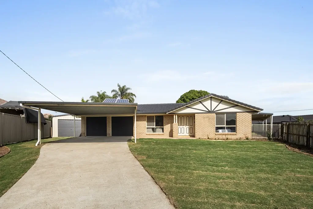 Deception Bay 4房 964平方米地块上的全面翻新家庭住宅 Fully Renovated Family Home on a 964m2Block