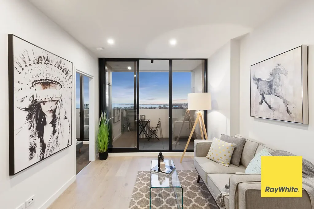 Stunning Bay Views in the Heart of Melbourne