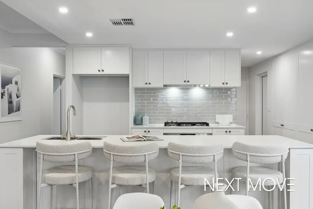 Dawesville 3房  Why wait and build !
New Hamptons-Inspired, spacious home - 
Just a hop skip and a jump to the beach and golf course