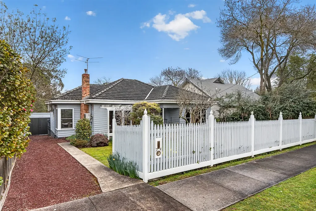 Nunawading 3房 占地790平方米的魅力、空间与公园旁生活 Charm, space and parkside living on 790m²