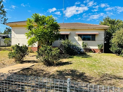 Condobolin 4chambre Ray White Condobolin - 02) 6895 3364