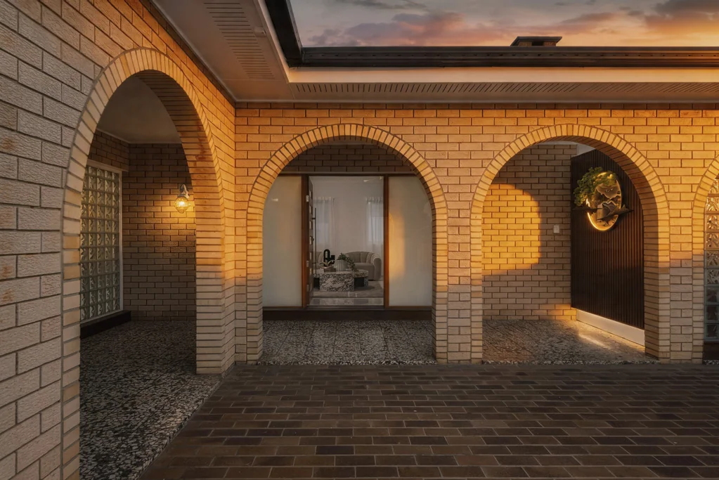 Robertson 6房  完美生活，位于罗伯逊最棒的林荫大道  Picture Perfect Living on Robertson's Finest Boulevard
