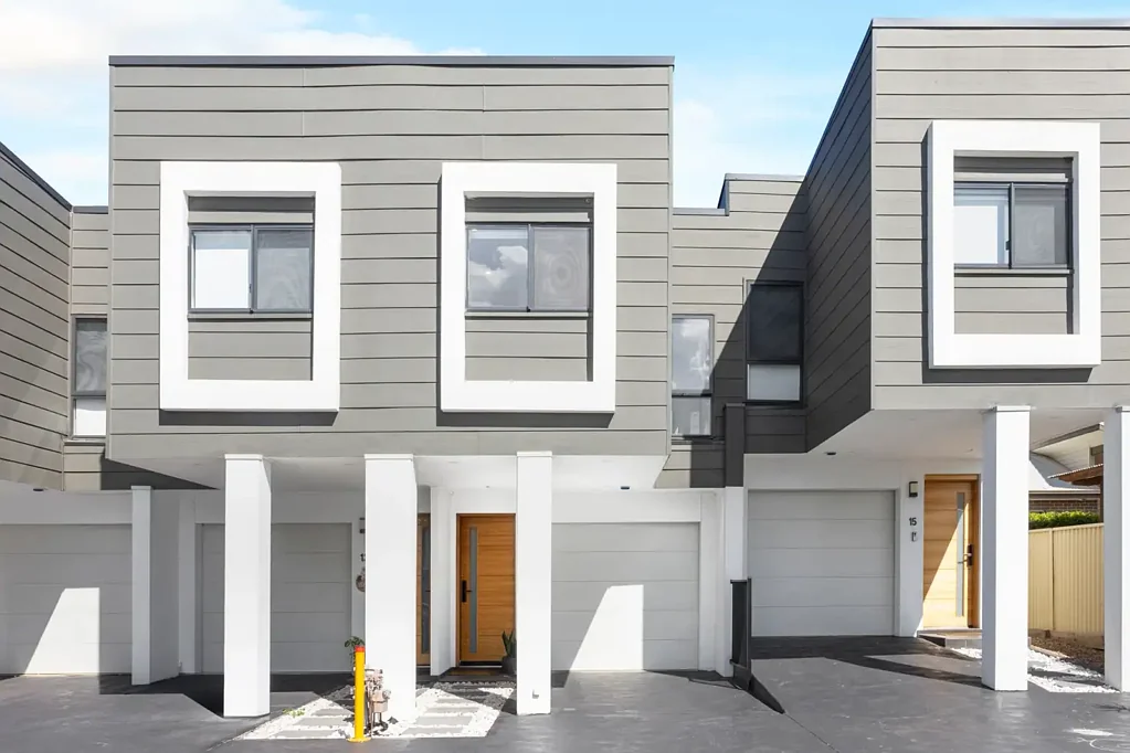 NORTH FACING Three Bedroom Home Close to all Amenities!