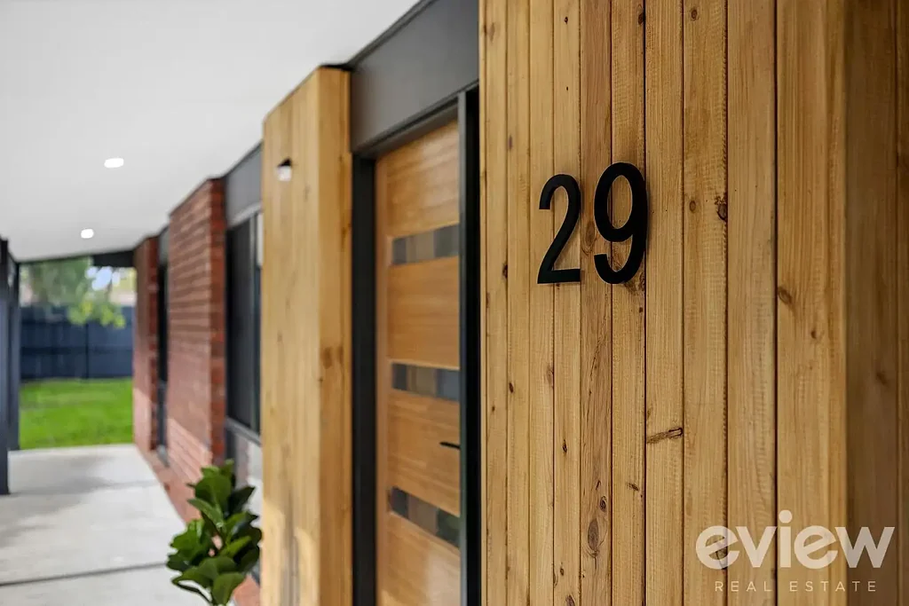 Kyabram 4બેડરૂમ Designer Transformation. Family Space. Parkside Living.