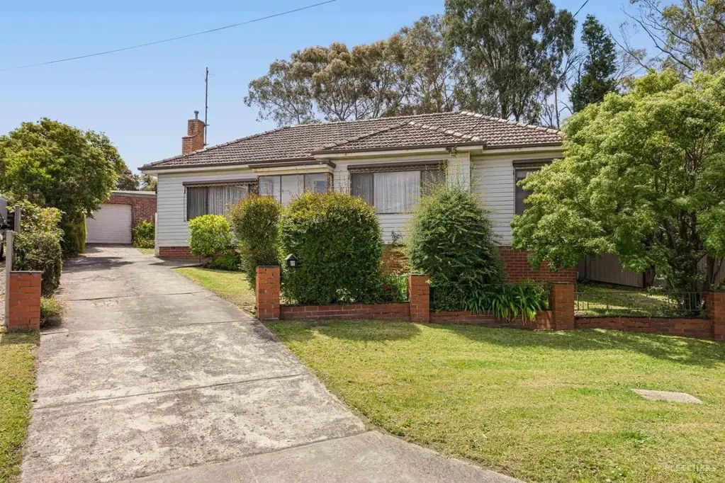 Invermay Park 3房  Commanding Street Appeal in a Beautiful Court Location