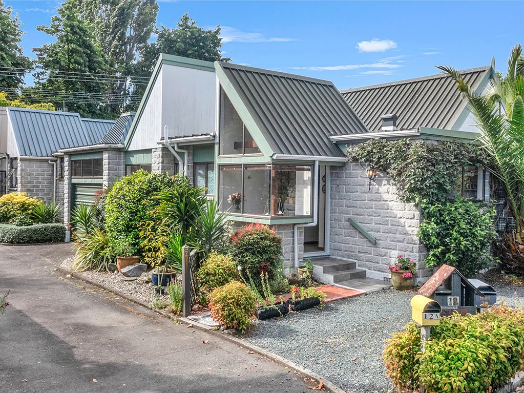 Stoke 2房  Ready & Waiting For You!