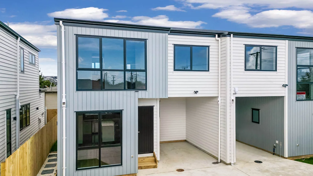 Papakura 3房  Smart Modern Living in Prime Location!