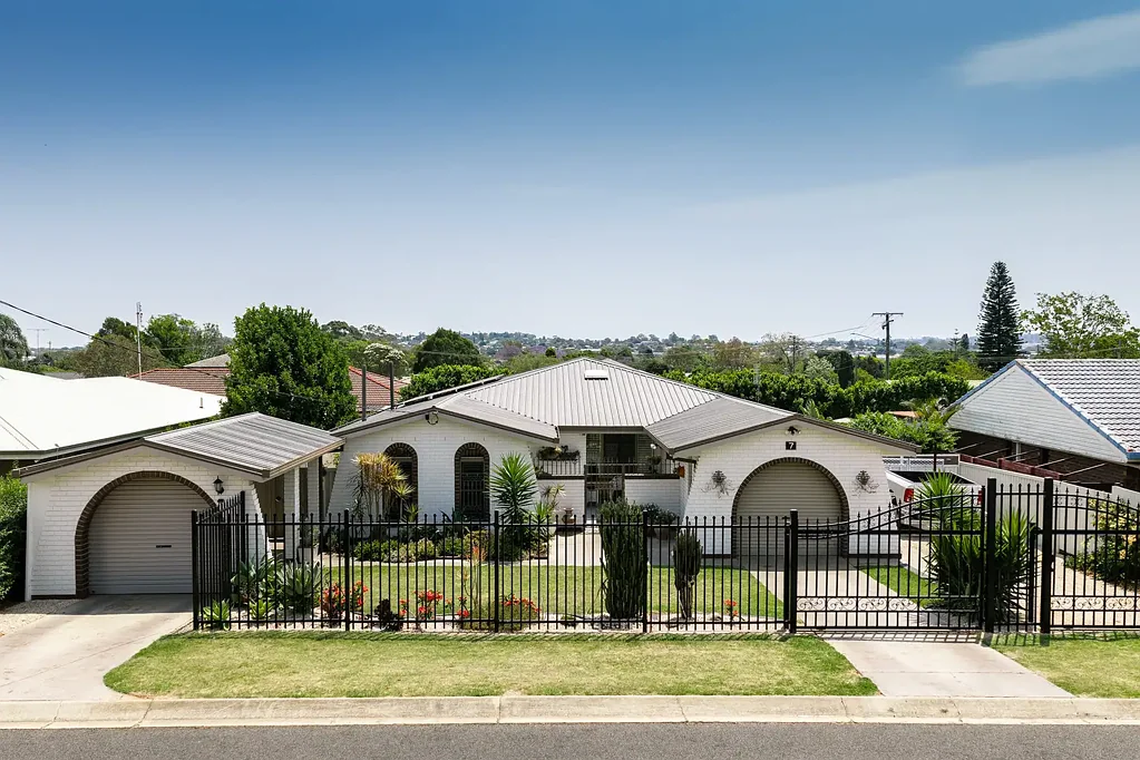 Newtown 3ਬੈੱਡਰੂਮ Stylish, Secure & Fully Renovated