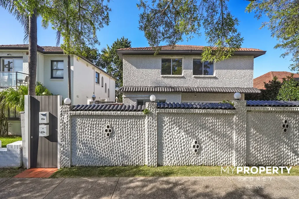 PRESTIGIOUS CAMMERAY APARTMENT IN SMALL BLOCK OF 3