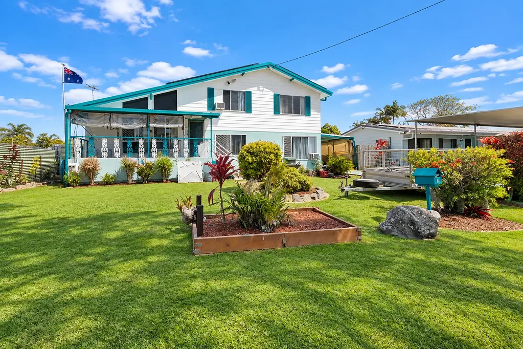 Deception Bay 4બેડરૂમ Split-Level Family Living with Multiple Living Zones & Exceptional Vehicle Accommodation