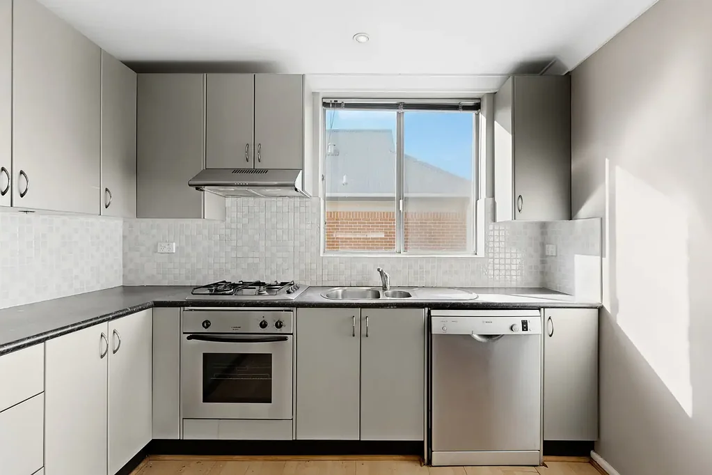 Subiaco 2房  Convenient Subiaco Location with Endless Potential