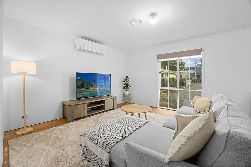 Hastings 3 Bedroom AUCTION CANCELLED !! Centrally Located Cottage with Endless Potential