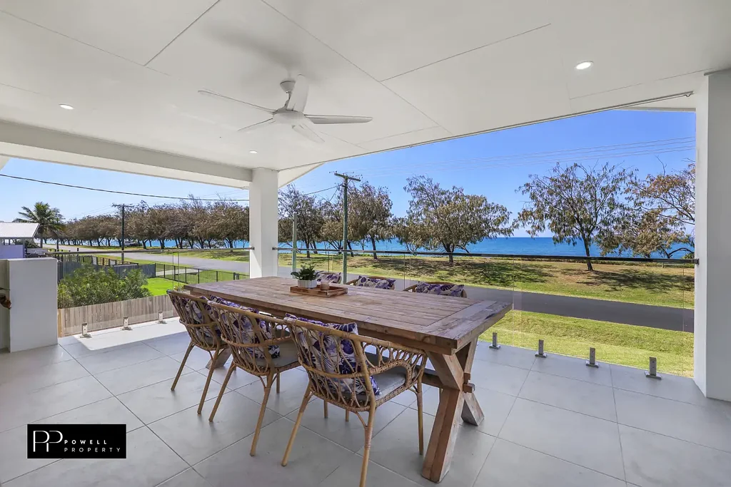 Burnett Heads 5غرفة نوم Where Lifestyle Meets Location with Expansive Ocean Views – 35 Sea Esplanade
