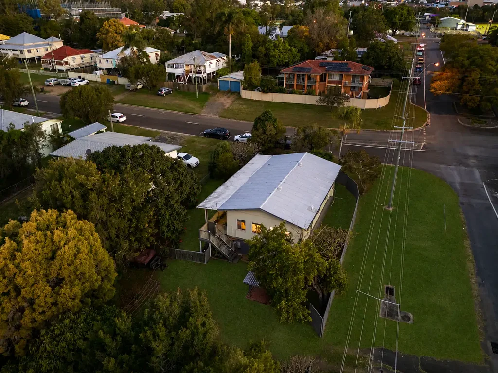North Ipswich 3कमरा Classic Queenslander Living | Space, Character & Endless Potential!