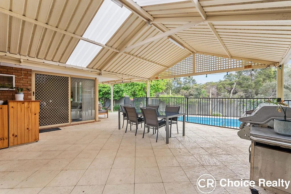 10 Classon Gardens, Leeming, WA 6149