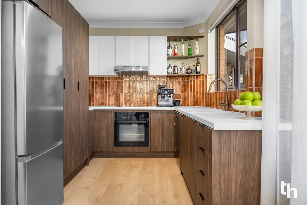 The Hill 1침실 Renovated One-Bedder with City Views and Coastal Postcode