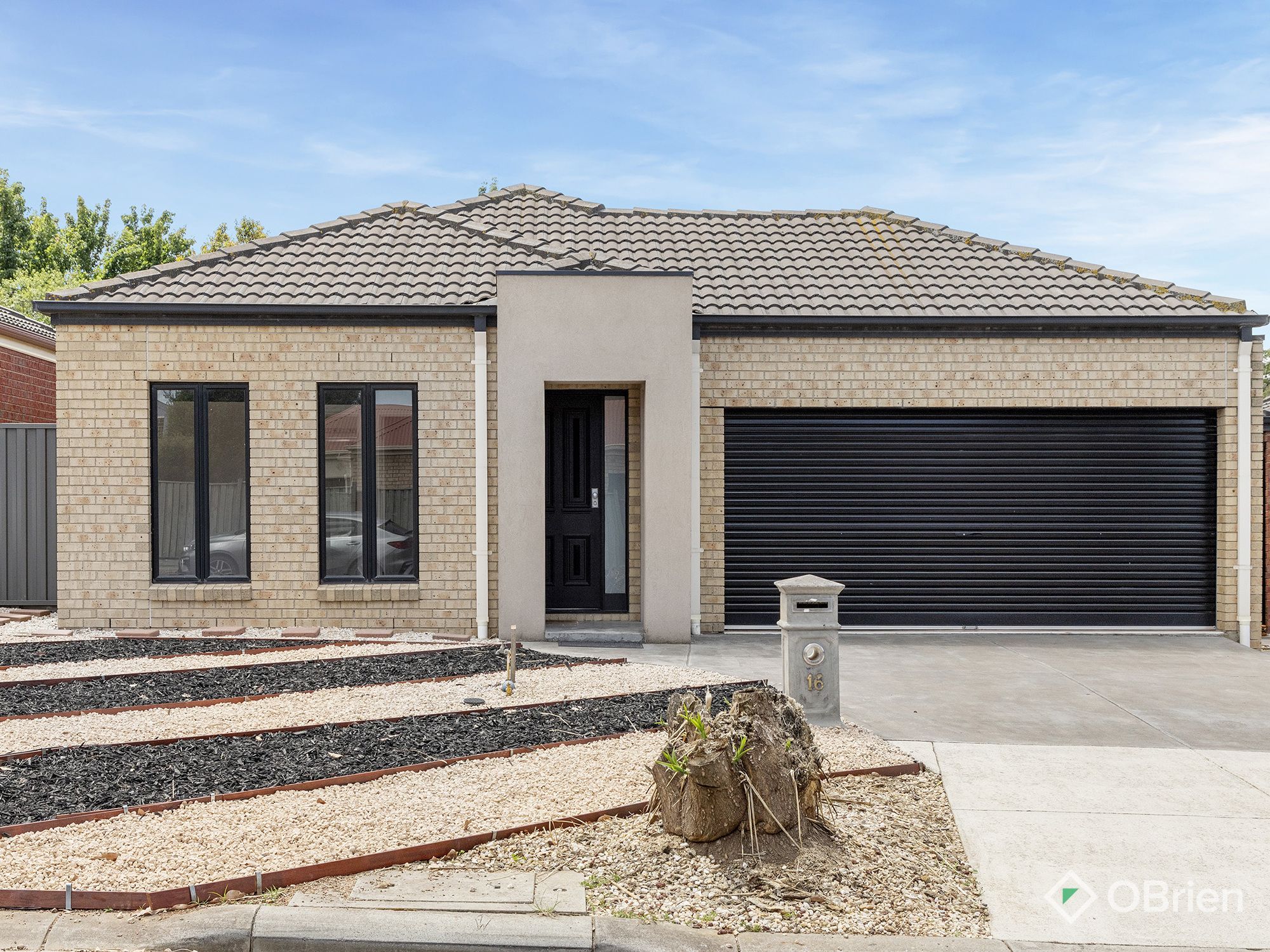 16 French Crescent, Caroline Springs, Western Melbourne, 4 phòng ngủ, 2 phòng tắm, House