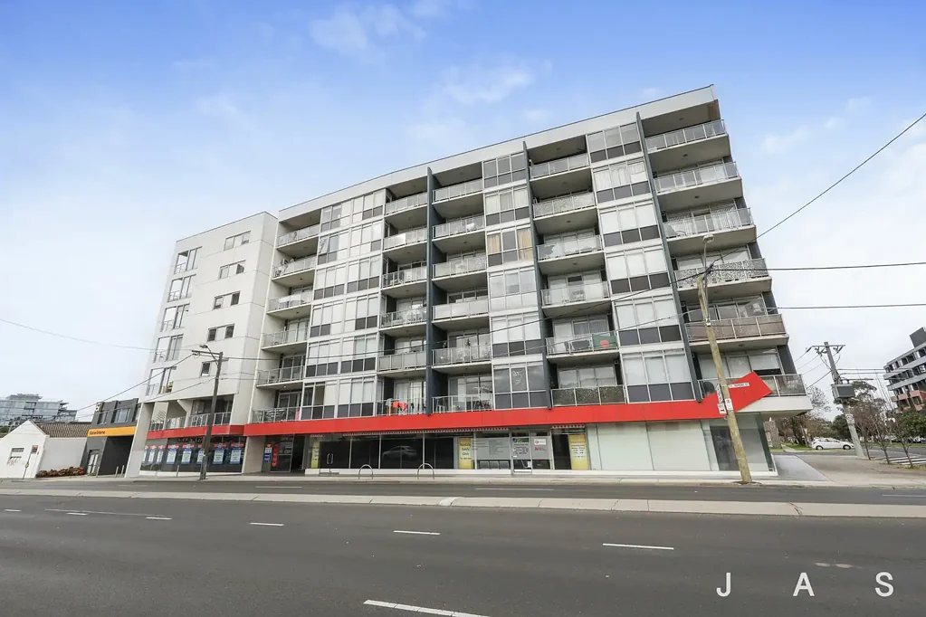 Light-Filled One-Bedroom Living in the Heart of Footscray