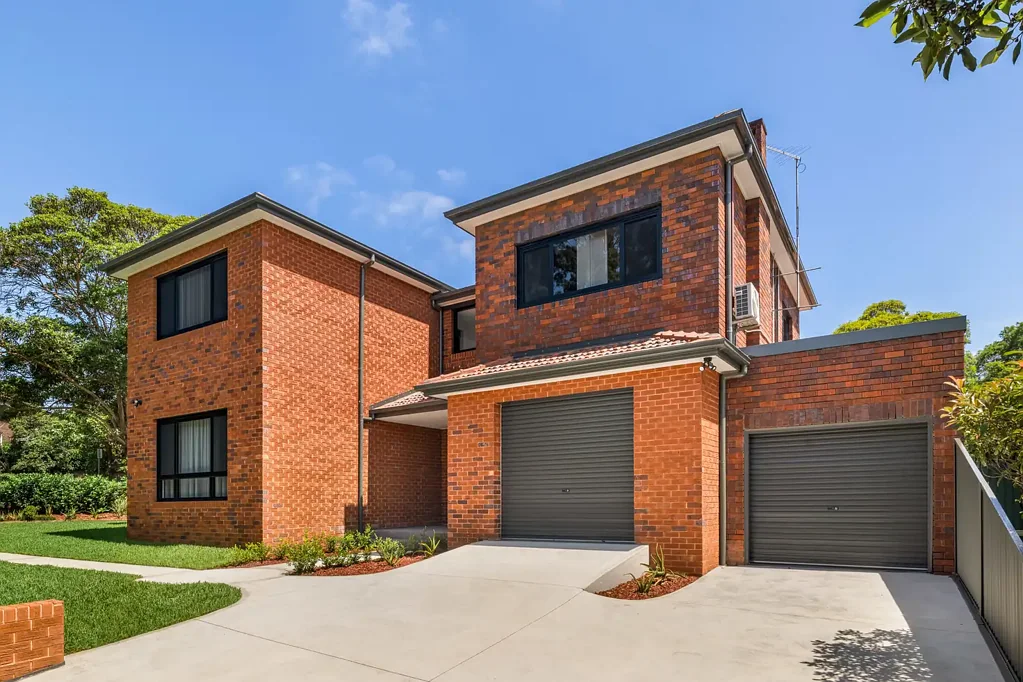 Spacious five-bedroom home with separate entry studio