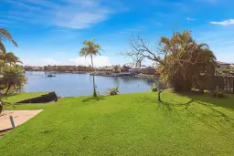 52 Amarina Avenue, Mooloolaba