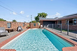 5 Perry Drive, Coffs Harbour