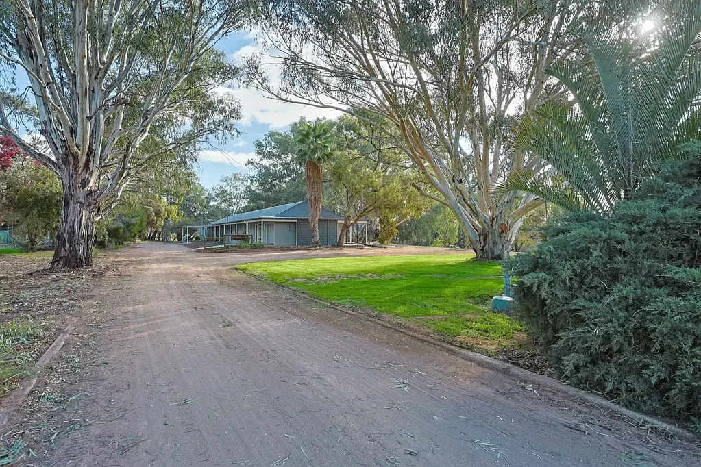 Wentworth 6Moenga SPACE, LIFESTYLE & BUSINESS POTENTIAL ALL IN ONE