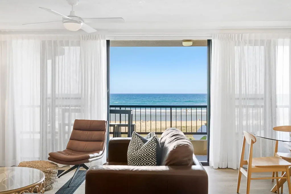 Tugun 2房  Absolute Beachfront, Fully Furnished in Tugun - Owner Bought Elsewhere