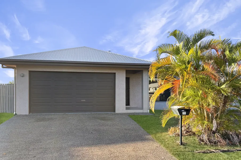 Spacious Living in Coastal Bushland Beach