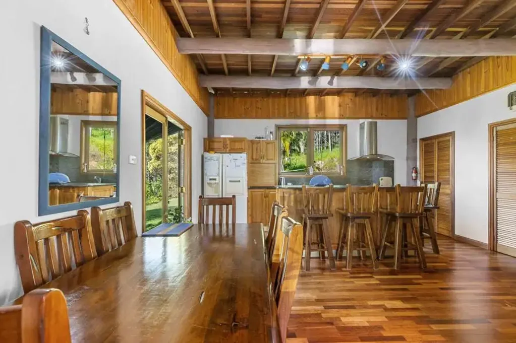 Goomboorian 2Phòng ngủ Hilltop Timber Retreat with Breathtaking Views Over Tin Can Bay