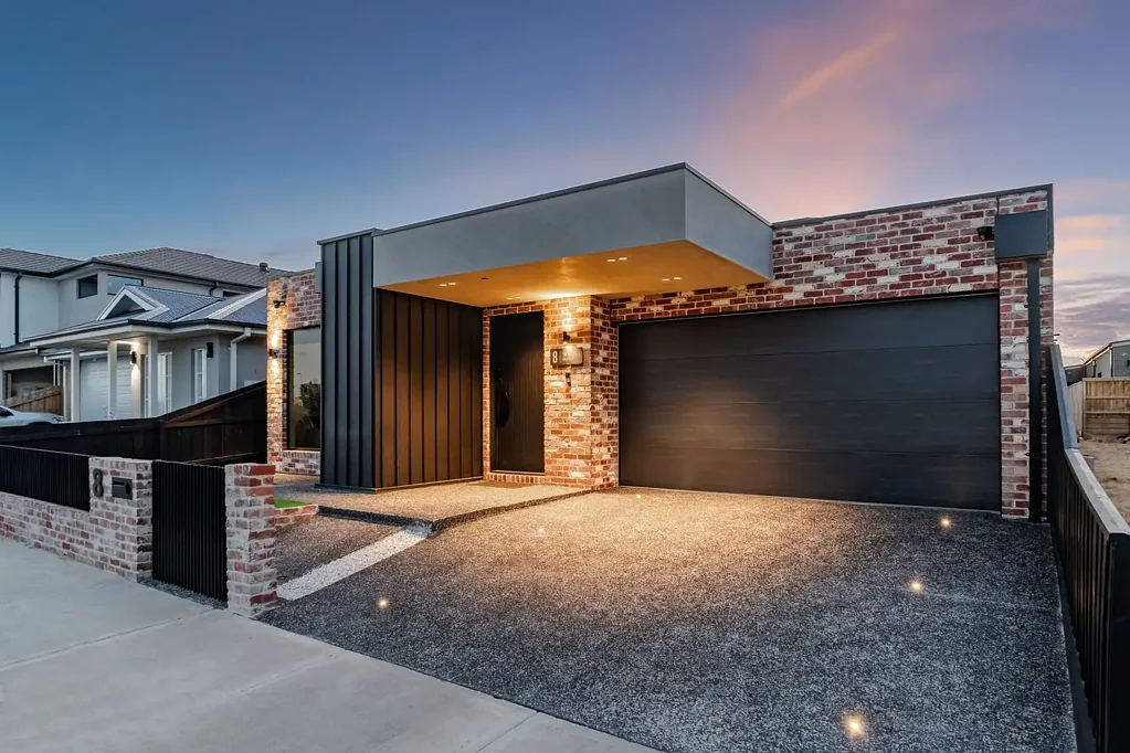 8 SKYLARK ROAD, Greenvale, VIC 3059