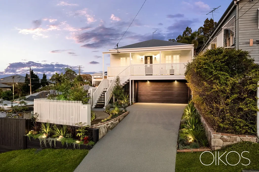 Bardon 3ਬੈੱਡਰੂਮ RENOVATED BARDON ELEGANCE WITH SPECTACULAR VIEWS AND EXCITING FUTURE POTENTIAL