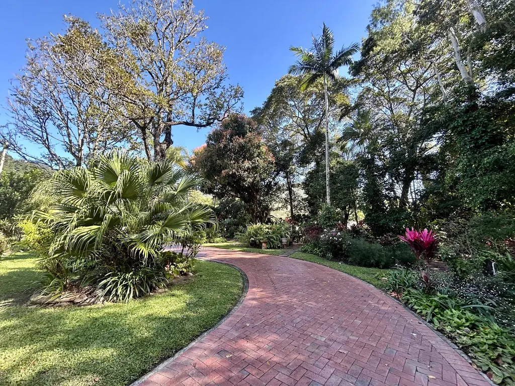 Charming Furnished 3-Bedroom Home with Stunning Botanical Gardens – Upper Earlville
