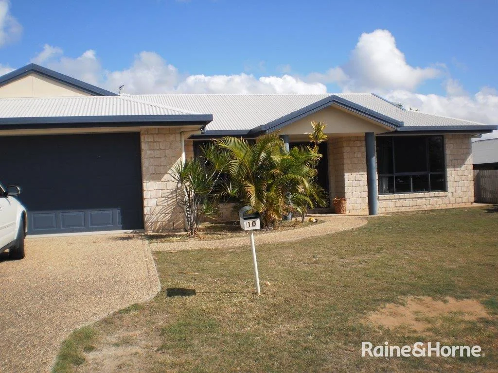 LOW SET FOUR BEDROOM HOME IN CLINTON